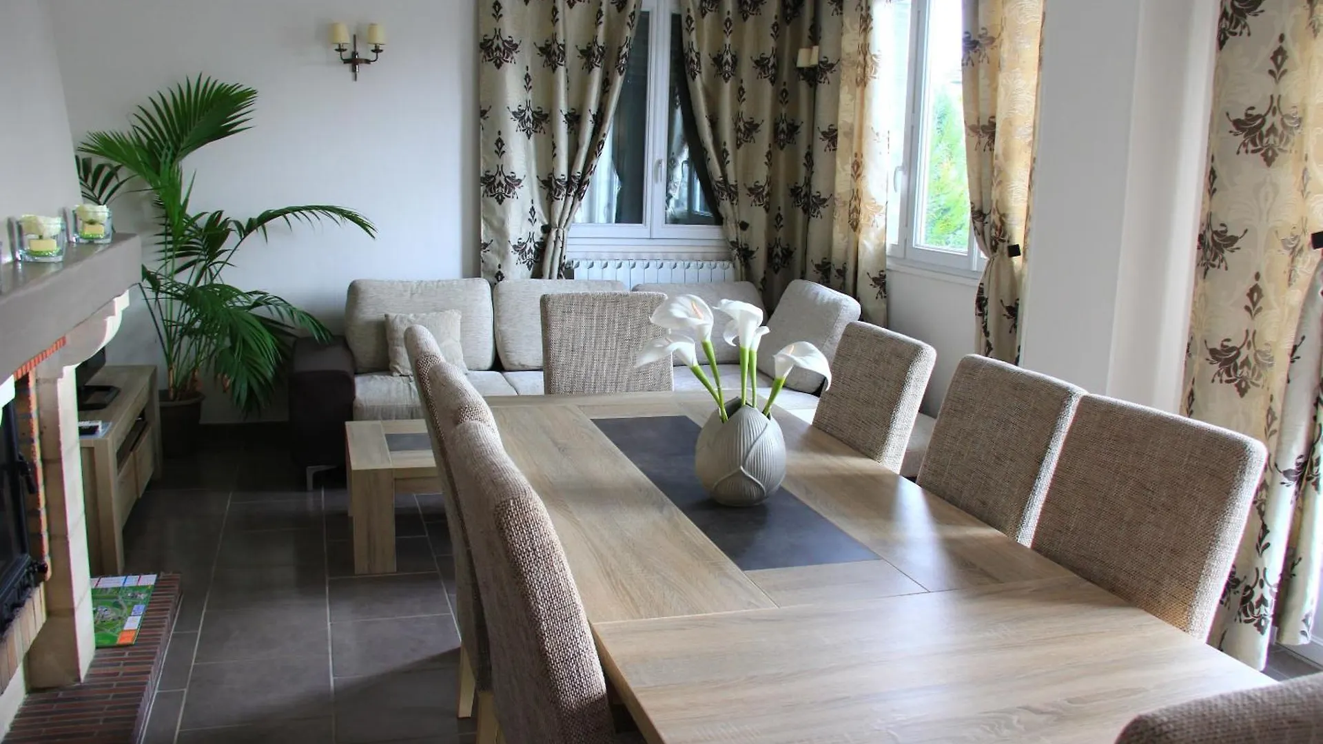 Roissy Chambres Bed & Breakfast 3*, Roissy-en-France France