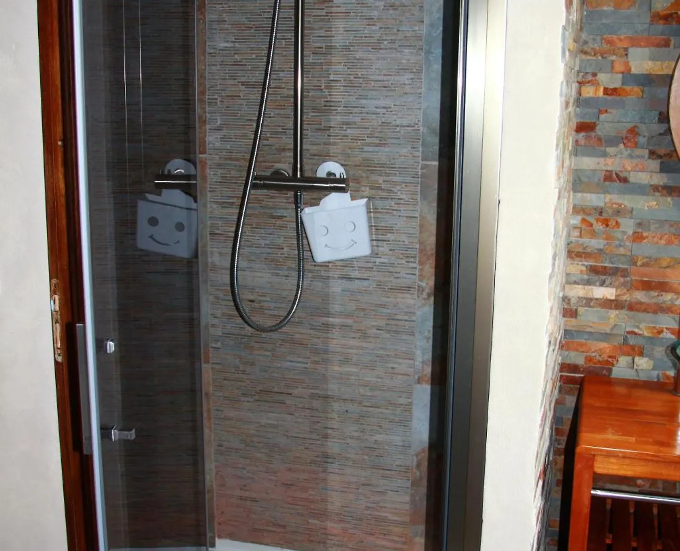 Roissy Chambres Bed & Breakfast