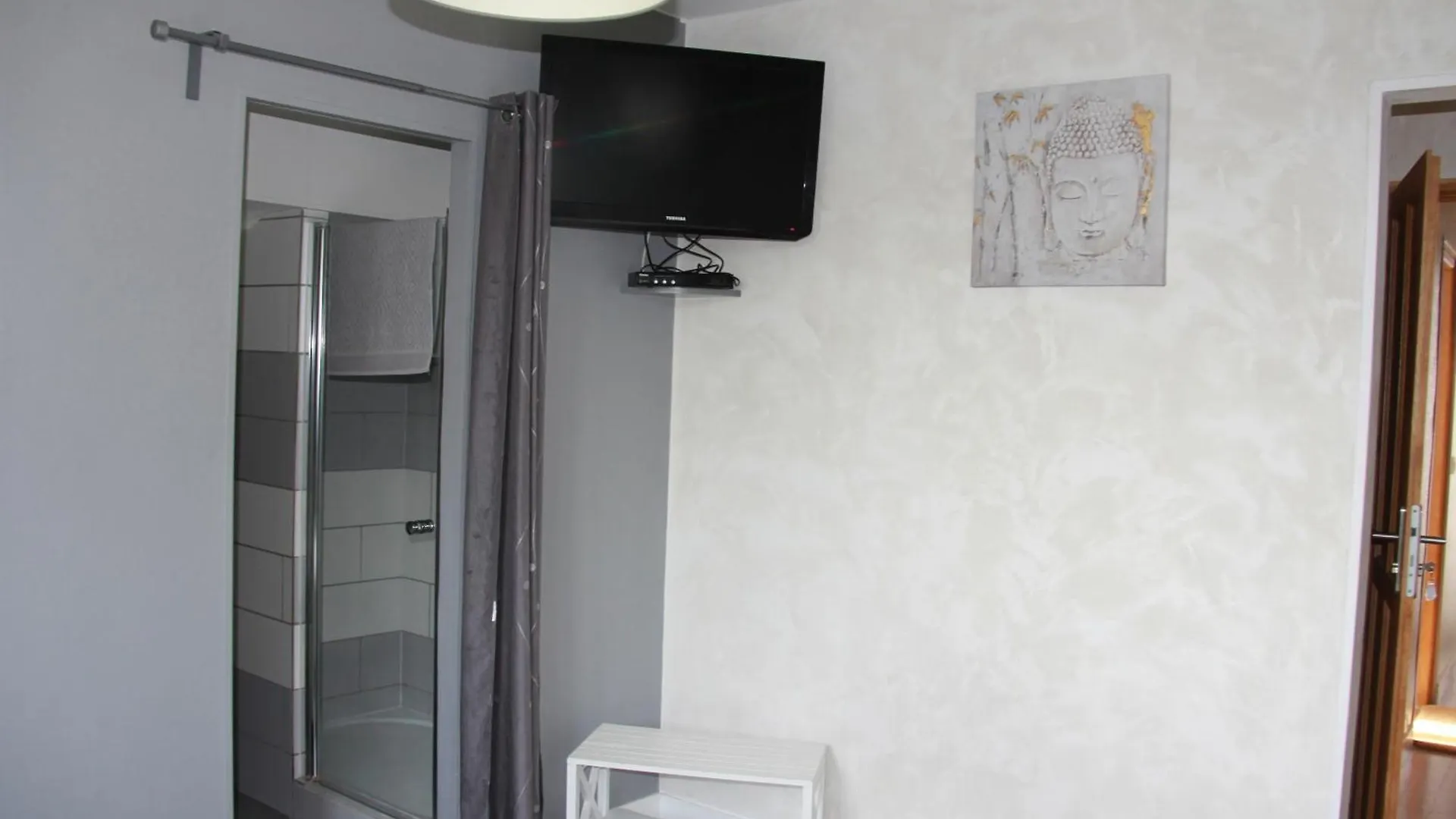 Roissy Chambres Bed & Breakfast France