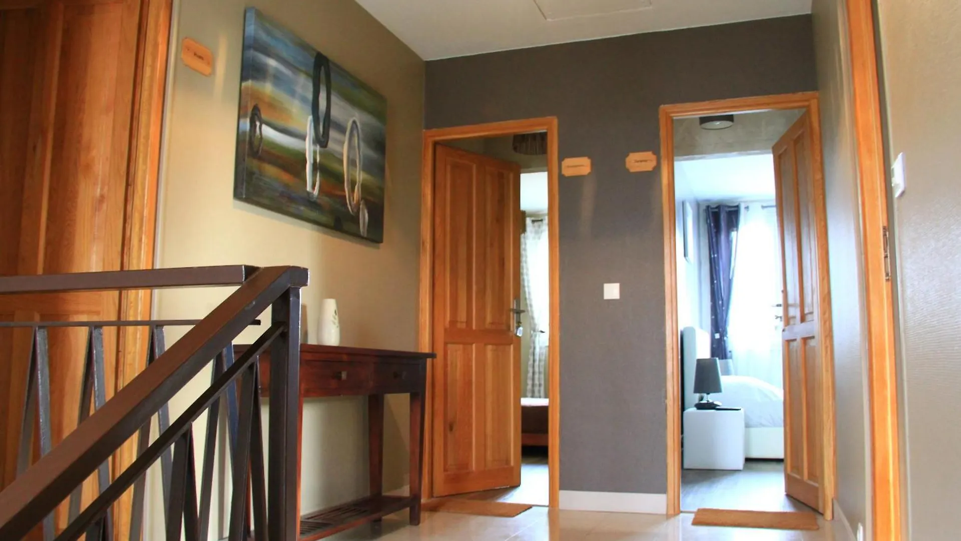 Roissy Chambres Bed & Breakfast