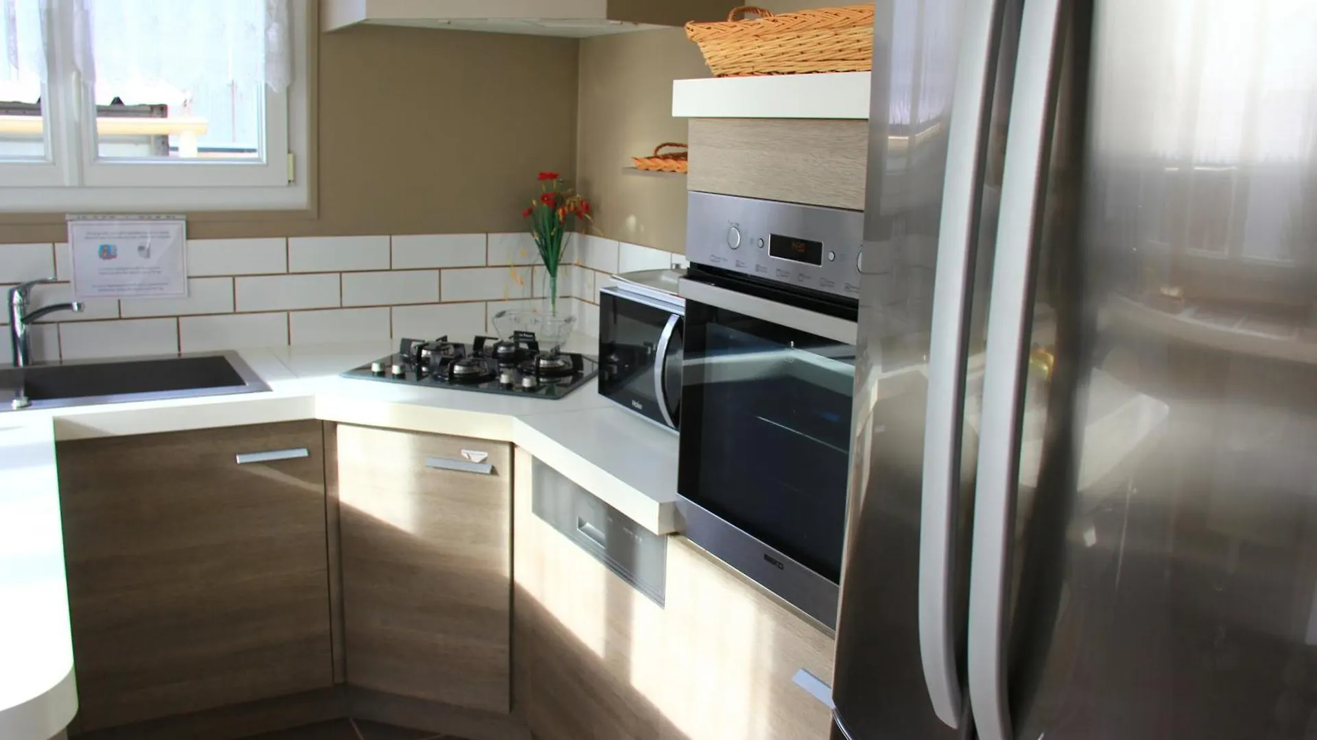 Roissy Chambres Bed & Breakfast